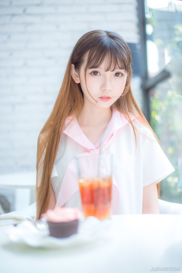 “呃~”